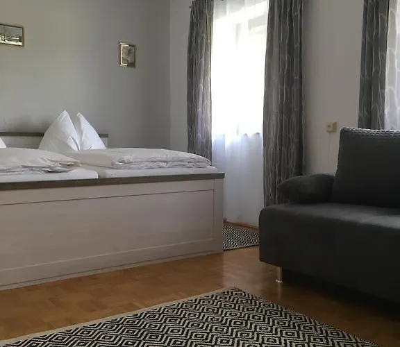 Fruehstueckspension Scharinger Hof Gæstehus