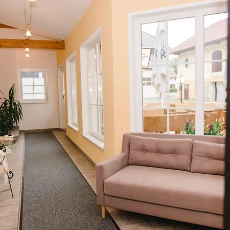 Pensjonat Fruehstueckspension Scharinger Hof *